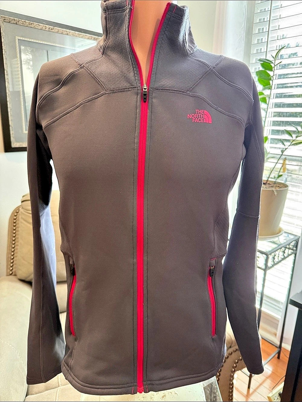 The North Face Women's Gray & Pink Full-Zip Athletic Jacket